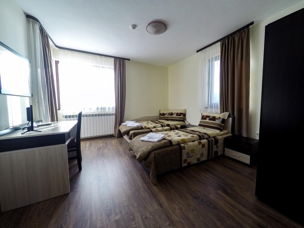 דוספאט Divna Guest House מראה חיצוני תמונה